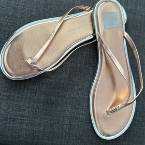 Dolce Vita Women's Metallic Leather Sandals in Rose Gold, size 7